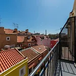 Elegant & Renovated 2 Bedrooms Duplex In The Historic Area