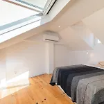 Elegant & Renovated 2 Bedrooms Duplex In The Historic Area