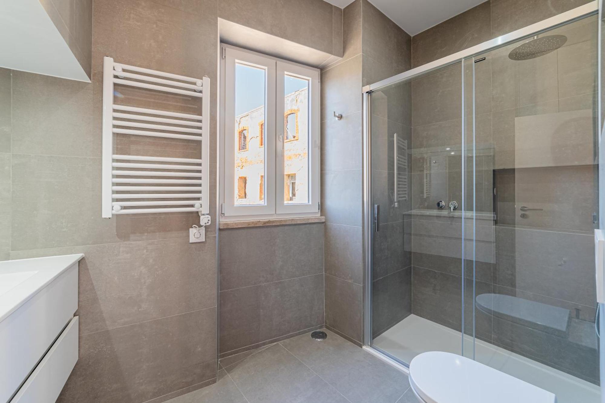 Elegant & Renovated 2 Bedrooms Duplex In The Historic Area