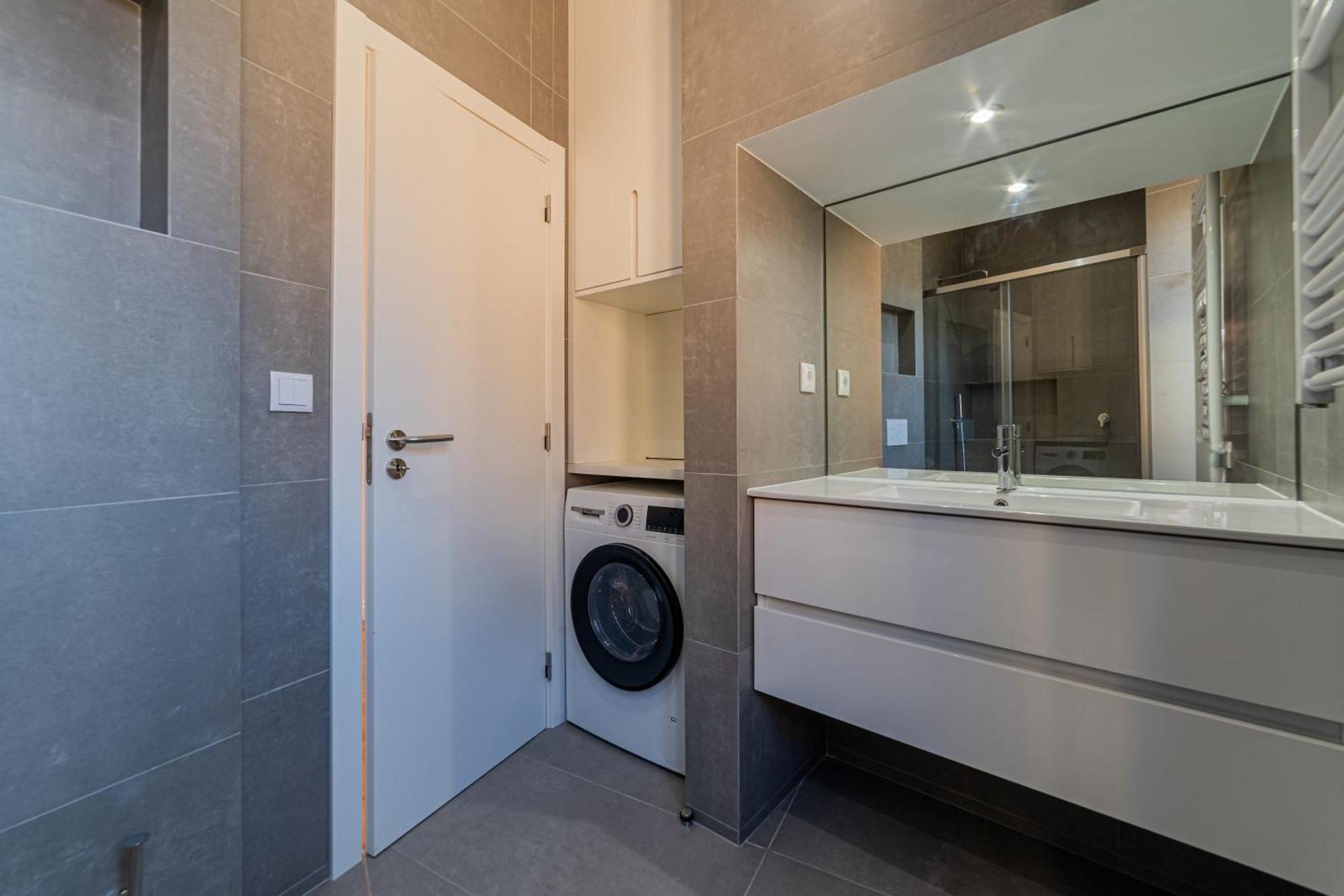 Elegant & Renovated 2 Bedrooms Duplex In The Historic Area