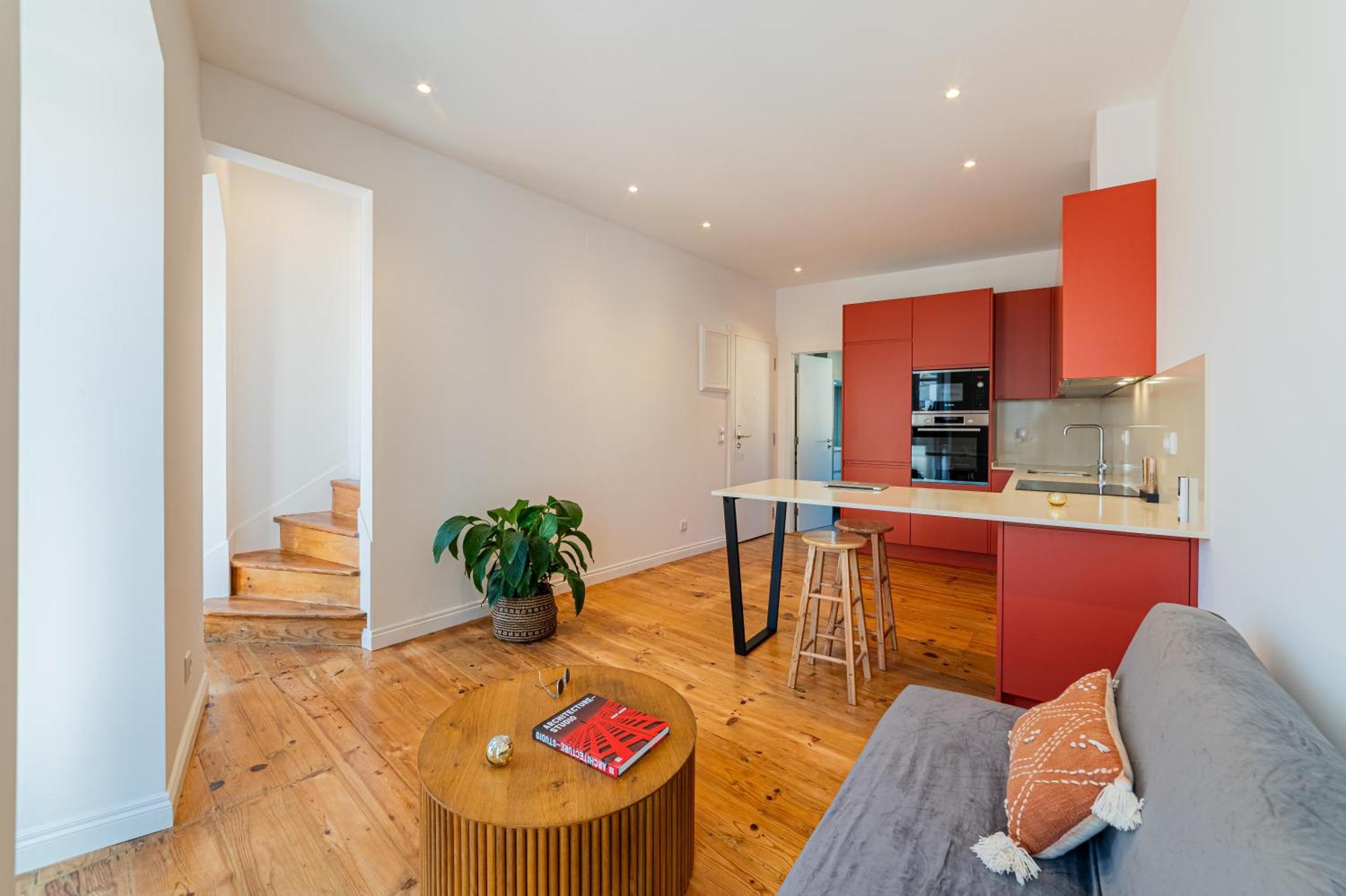 Elegant & Renovated 2 Bedrooms Duplex In The Historic Area