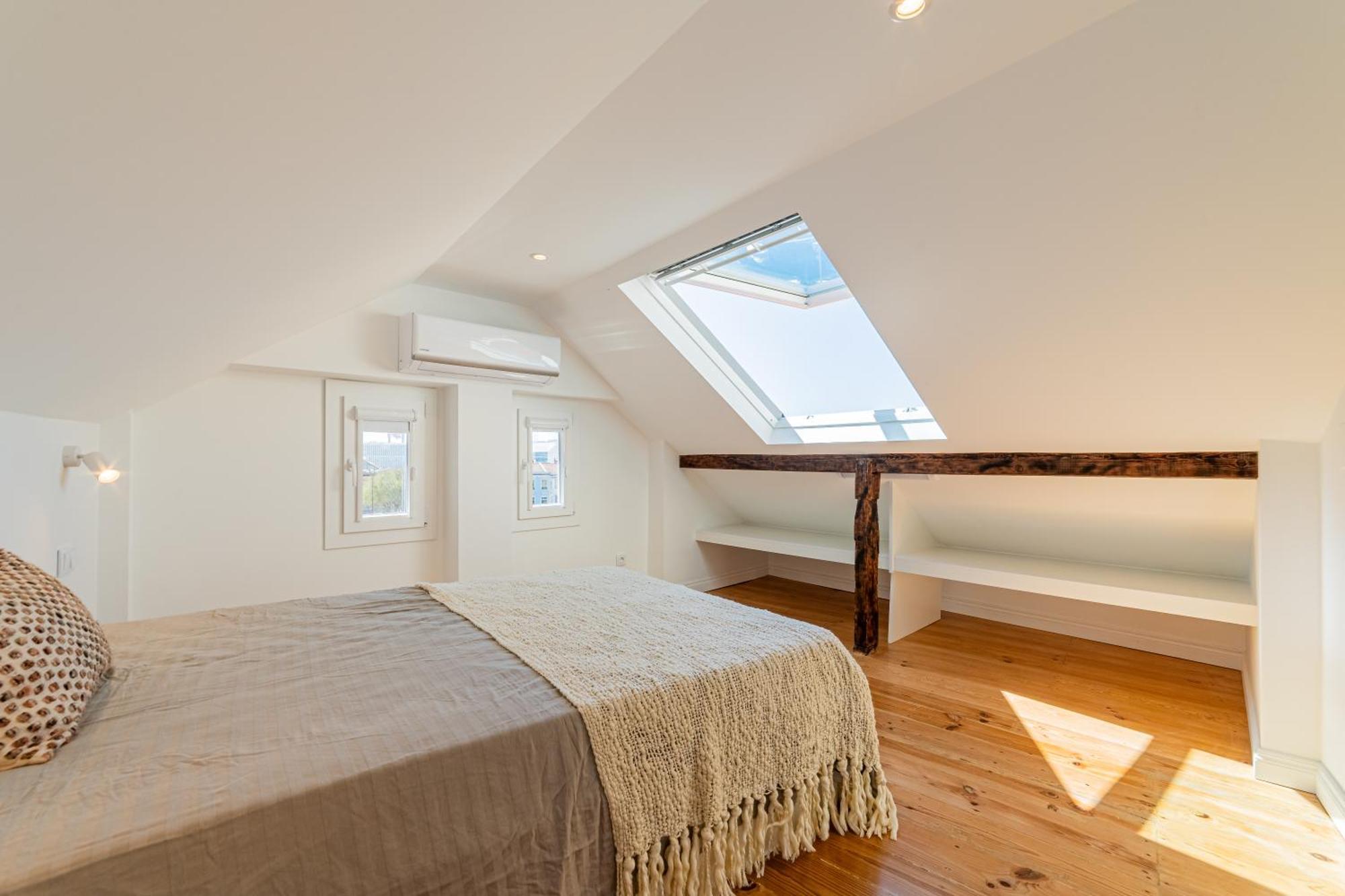 Apartamento Elegant & Renovated 2 Bedrooms Duplex In The Historic Area Lisboa